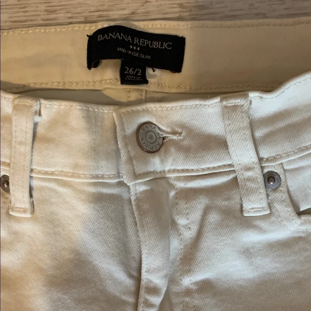 Banana Republic straight leg jeans size 2/26 EUC
NO FLAWS! - Picture 2 of 5